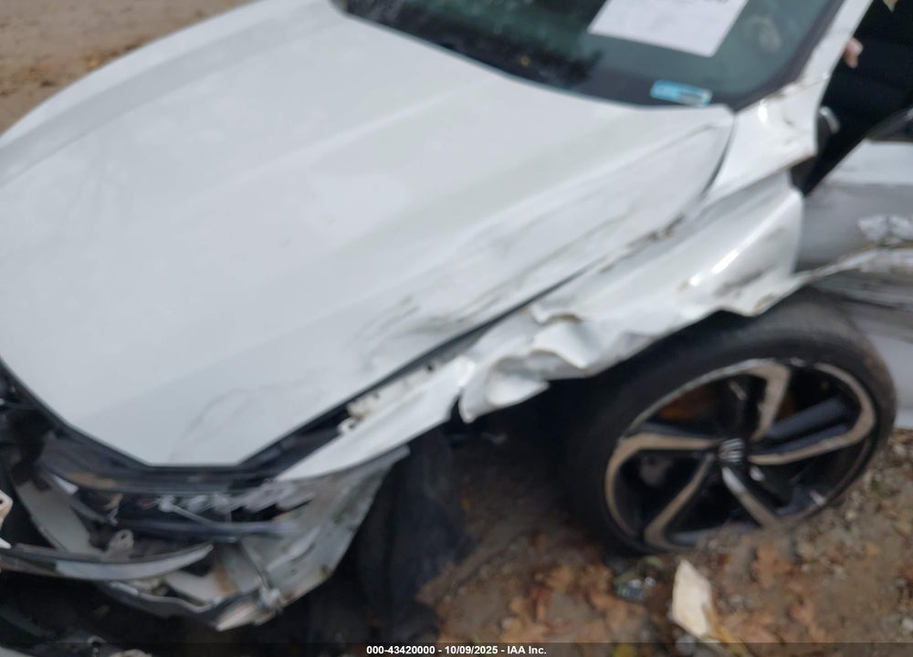 2018 HONDA ACCORD VIN: 1HGCV1F35JA237926