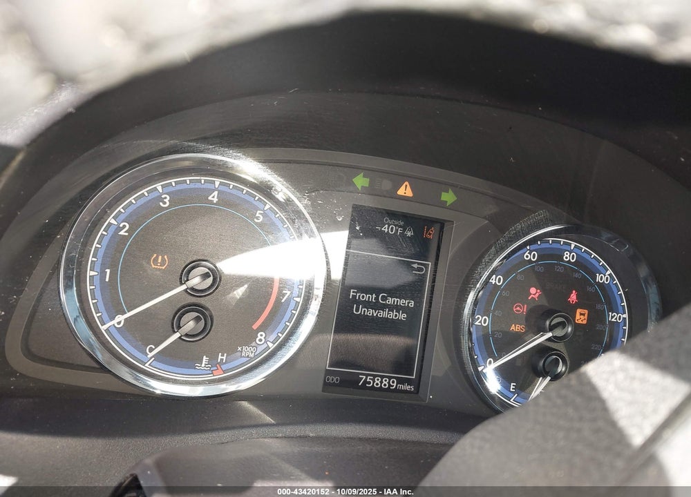 2019 TOYOTA COROLLA XLE VIN: 2T1BURHE0KC207658