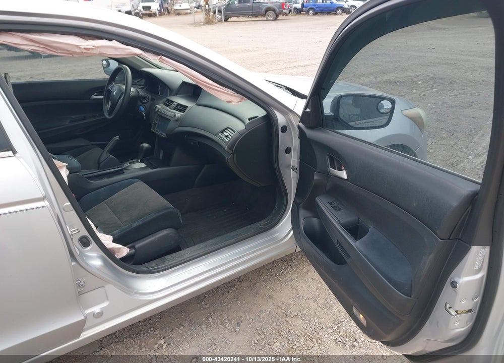 2010 HONDA ACCORD 2.4 LX VIN: 1HGCP2F31AA117105