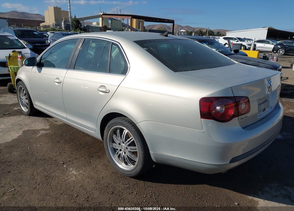 2010 VOLKSWAGEN JETTA VIN: 3VWRL7AJ6AM181583