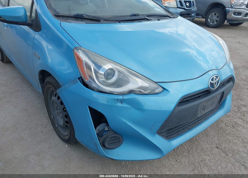 2015 TOYOTA PRIUS C VIN: JTDKDTB3XF1106433