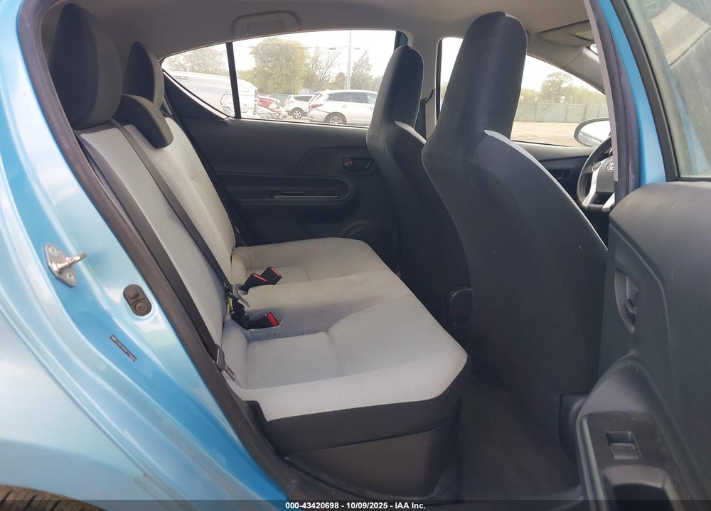 2015 TOYOTA PRIUS C VIN: JTDKDTB3XF1106433