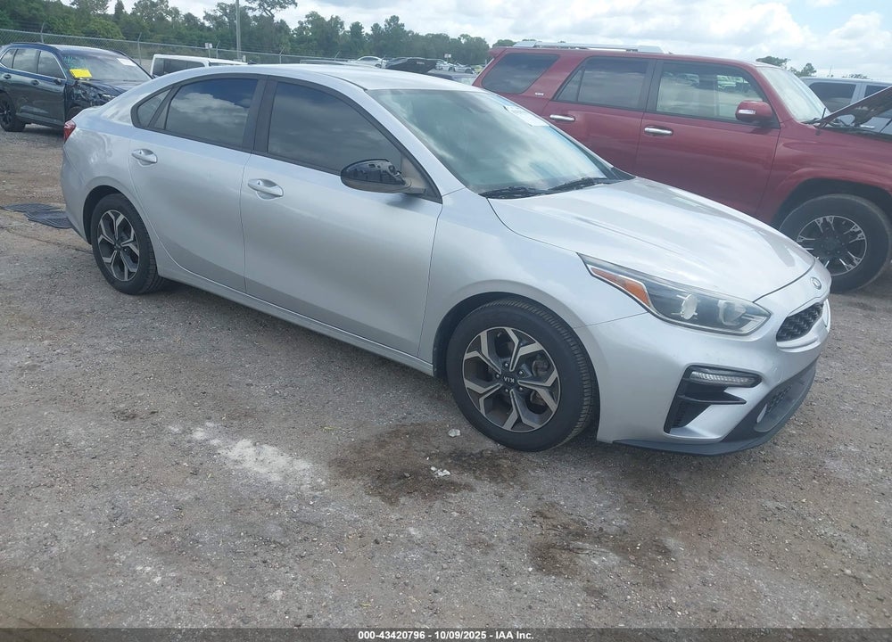 2019 KIA FORTE LXS VIN: 3KPF24AD7KE032595