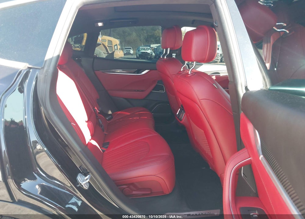2017 MASERATI LEVANTE S VIN: ZN661YUS8HX243798