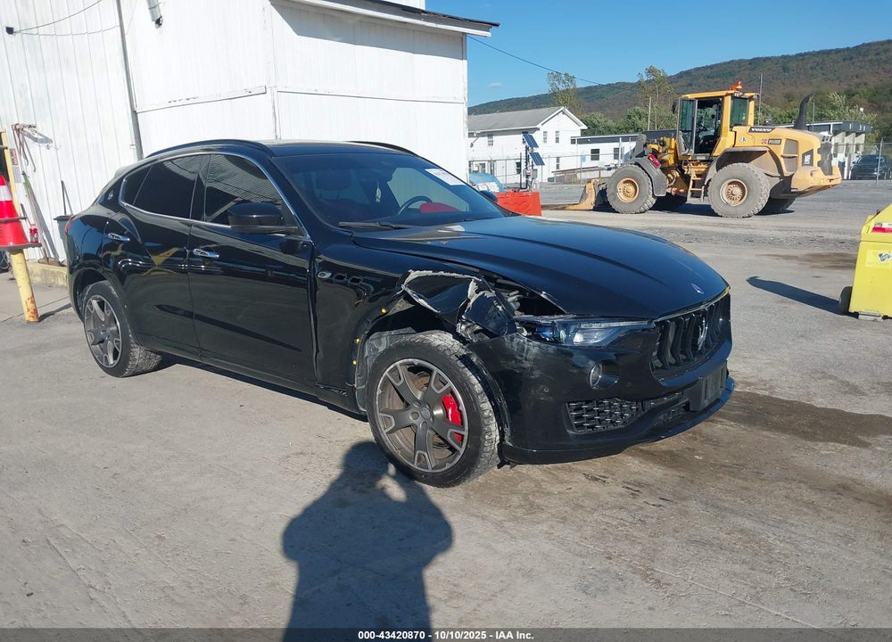 2017 MASERATI LEVANTE S VIN: ZN661YUS8HX243798