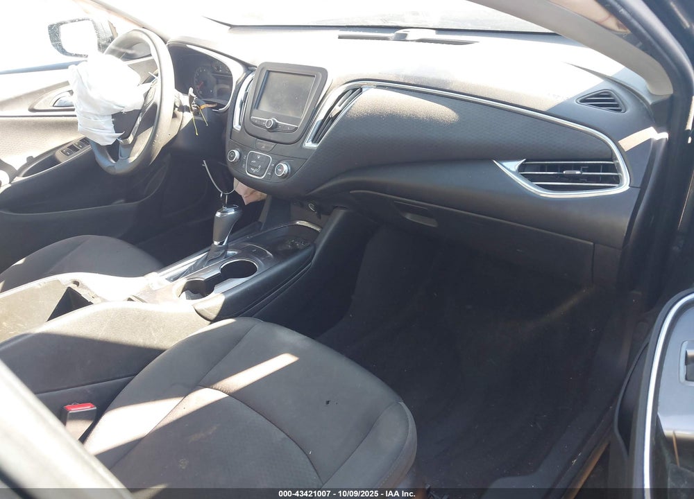 2018 CHEVROLET MALIBU LT VIN: 1G1ZD5ST9JF254975