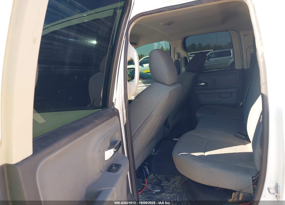 2017 RAM 1500 SLT 4X4 6'4 BOX VIN: 1C6RR7GT7HS540801