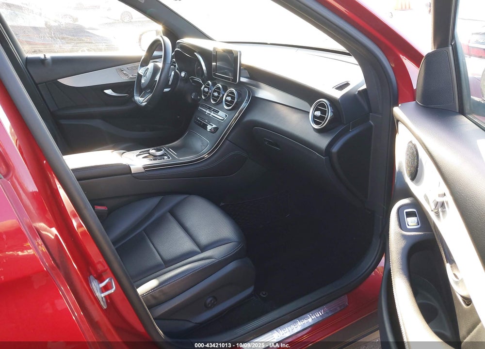 2019 MERCEDES-BENZ GLC 300 VIN: WDC0G4JB6KV121361