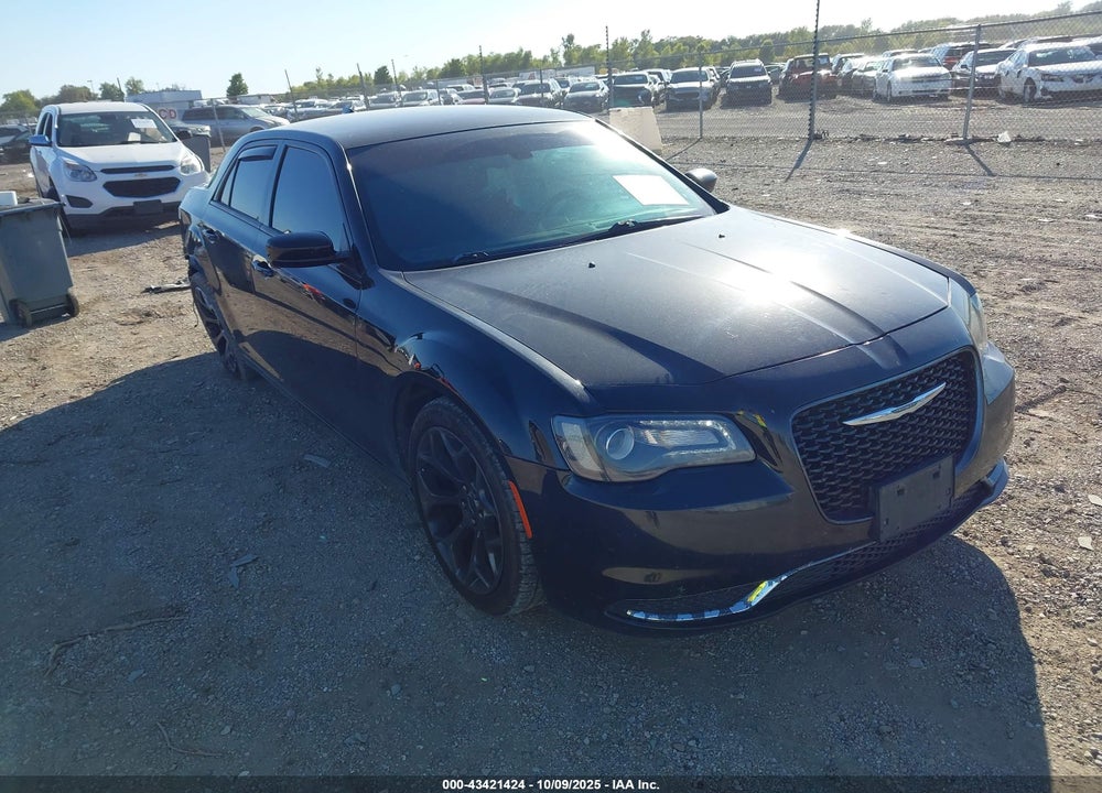 2018 CHRYSLER 300 TOURING VIN: 2C3CCAAG4JH293358
