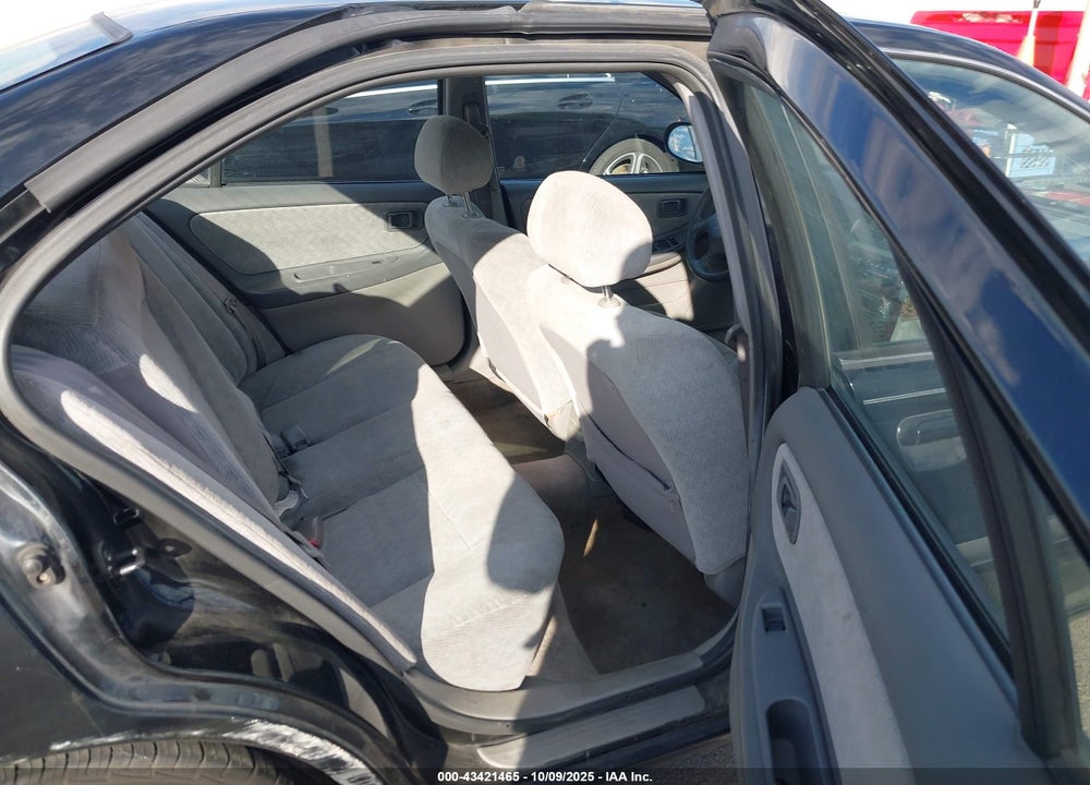 2001 NISSAN ALTIMA GXE VIN: 1N4DL01D11C148965