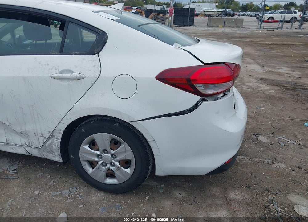 2017 KIA FORTE LX VIN: 3KPFK4A70HE063092