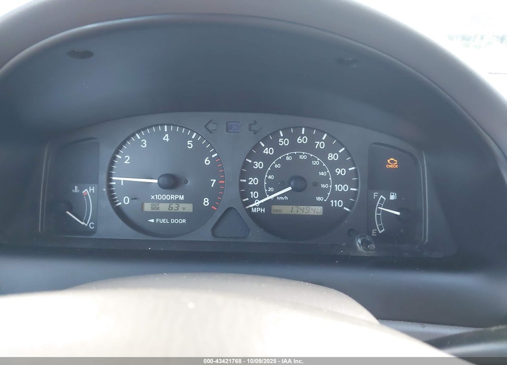 2001 TOYOTA COROLLA LE VIN: 2T1BR12E21C470356