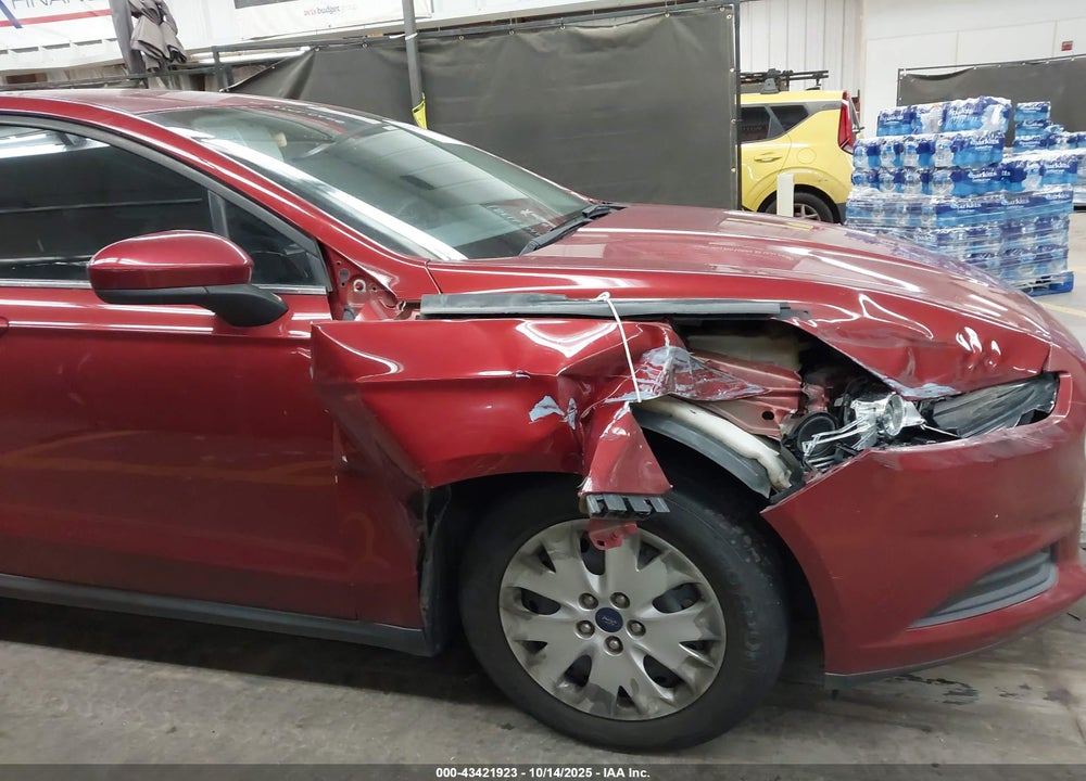 2014 FORD FUSION S VIN: 3FA6P0G70ER230823