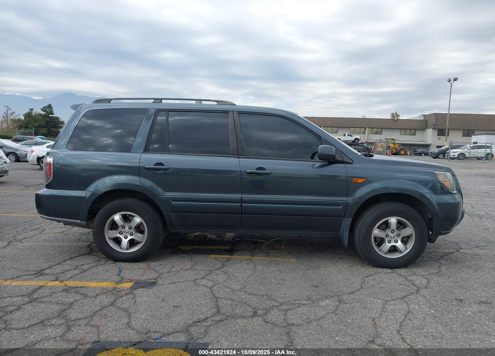2006 HONDA PILOT EX-L VIN: 5FNYF28756B013903