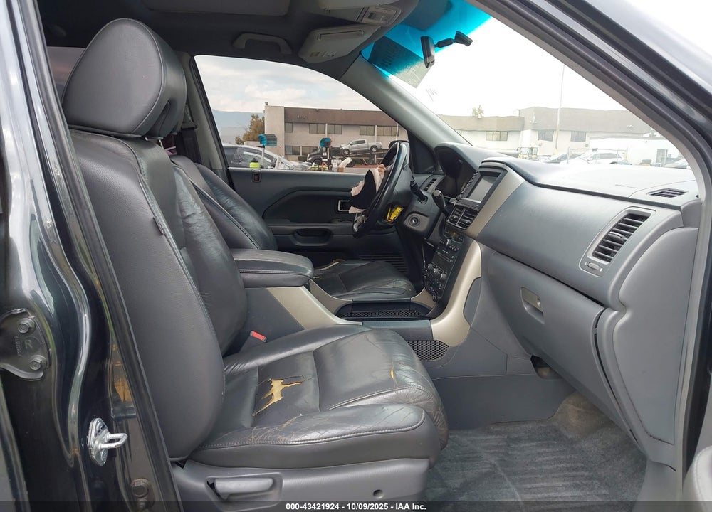 2006 HONDA PILOT EX-L VIN: 5FNYF28756B013903