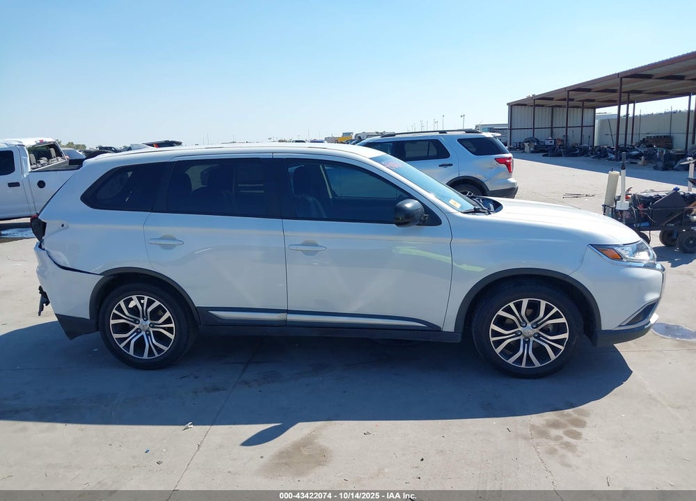 2018 MITSUBISHI OUTLANDER VIN: JA4AD2A38JZ059009