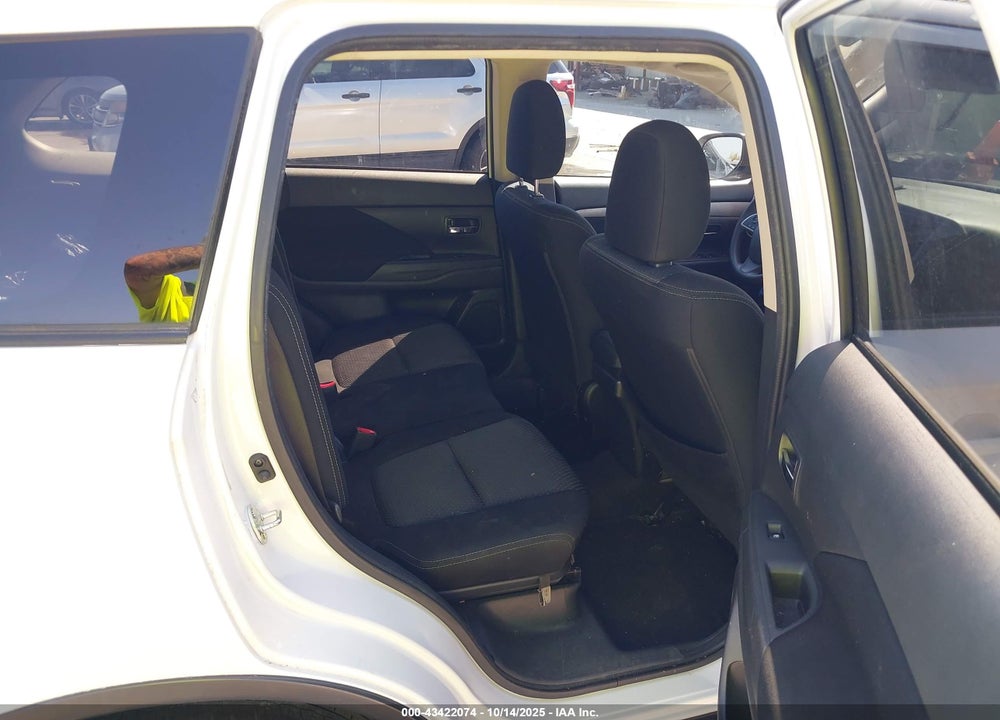 2018 MITSUBISHI OUTLANDER VIN: JA4AD2A38JZ059009