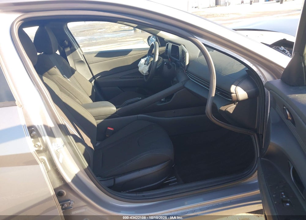 2025 HYUNDAI ELANTRA SEL SPORT VIN: KMHLM4DG4SU904652