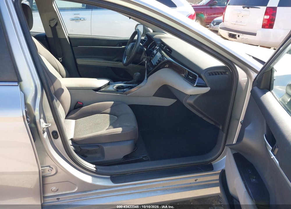 2019 TOYOTA CAMRY LE VIN: 4T1B11HK2KU856201