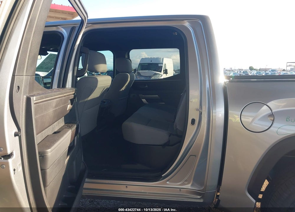 2025 TOYOTA TUNDRA SR5 4WD VIN: 5TFLA5DB7SX333177