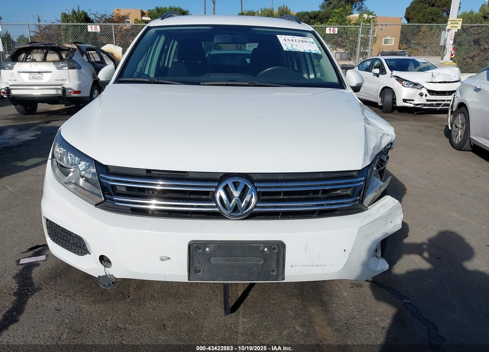 2018 VOLKSWAGEN TIGUAN LIMITED 2.0T VIN: WVGAV7AX6JK001326