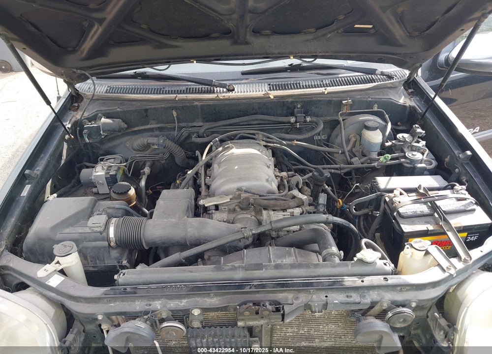 2000 TOYOTA TUNDRA SR5 V8 VIN: 5TBBT4414YS023048