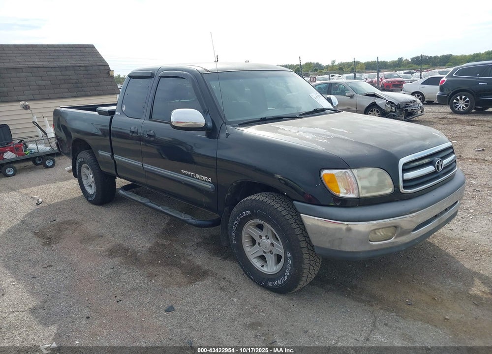 2000 TOYOTA TUNDRA SR5 V8 VIN: 5TBBT4414YS023048