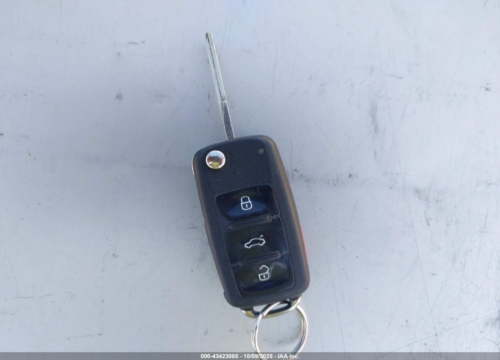 2011 VOLKSWAGEN GOLF 2.5L 2-DOOR VIN: WVWAB7AJ5BW042386