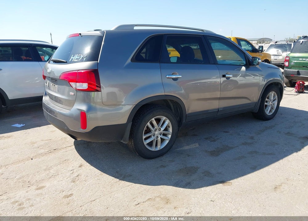 2015 KIA SORENTO VIN: 5XYKT3A6XFG577089