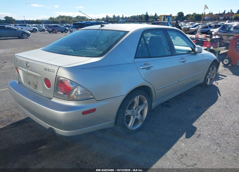 2001 LEXUS IS 300 VIN: JTHBD182X10025027