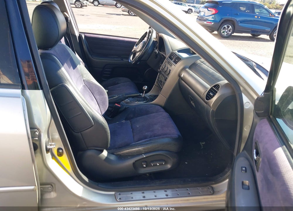 2001 LEXUS IS 300 VIN: JTHBD182X10025027