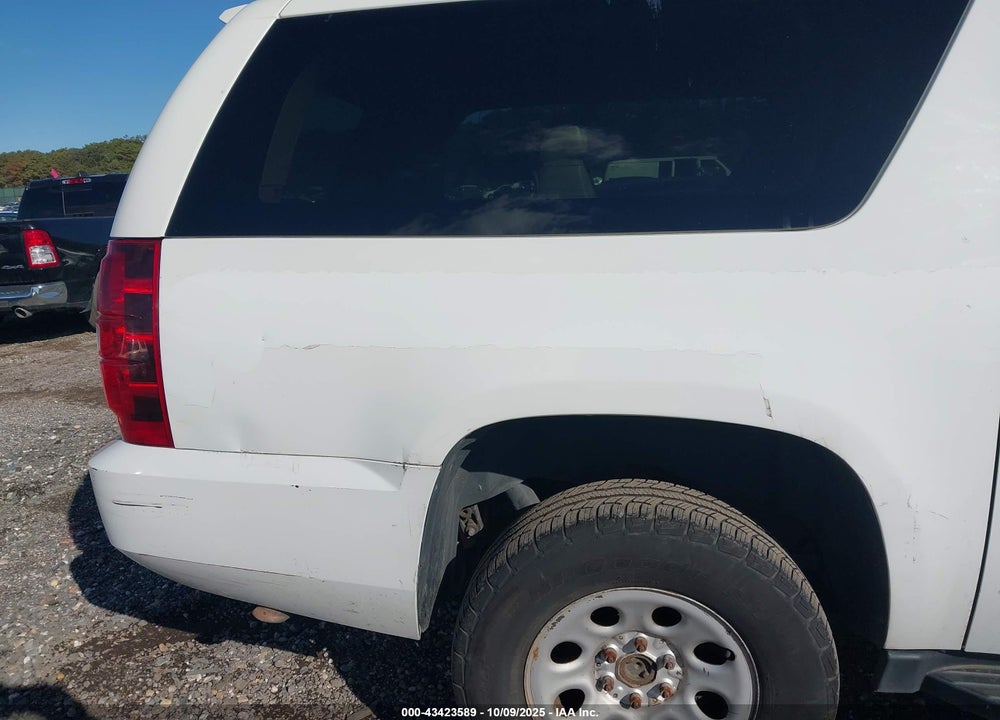 2012 CHEVROLET SUBURBAN 1500 COMMERCIAL FLEET VIN: 1GNSK5E70CR305107