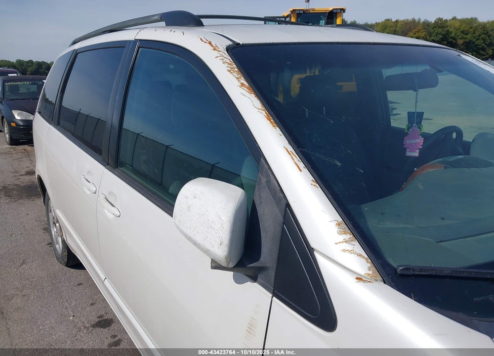 2005 TOYOTA SIENNA XLE VIN: 5TDZA22C25S274375