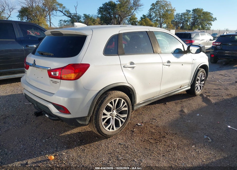 2018 MITSUBISHI OUTLANDER SPORT 2.0 ES VIN: JA4AP3AU1JZ015004