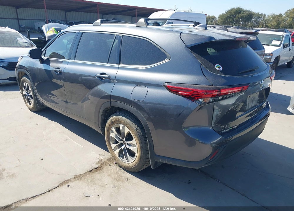 2020 TOYOTA HIGHLANDER XLE VIN: 5TDGZRAH9LS009858