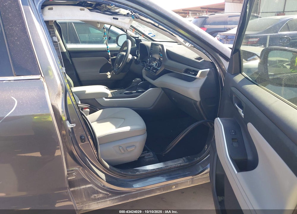 2020 TOYOTA HIGHLANDER XLE VIN: 5TDGZRAH9LS009858