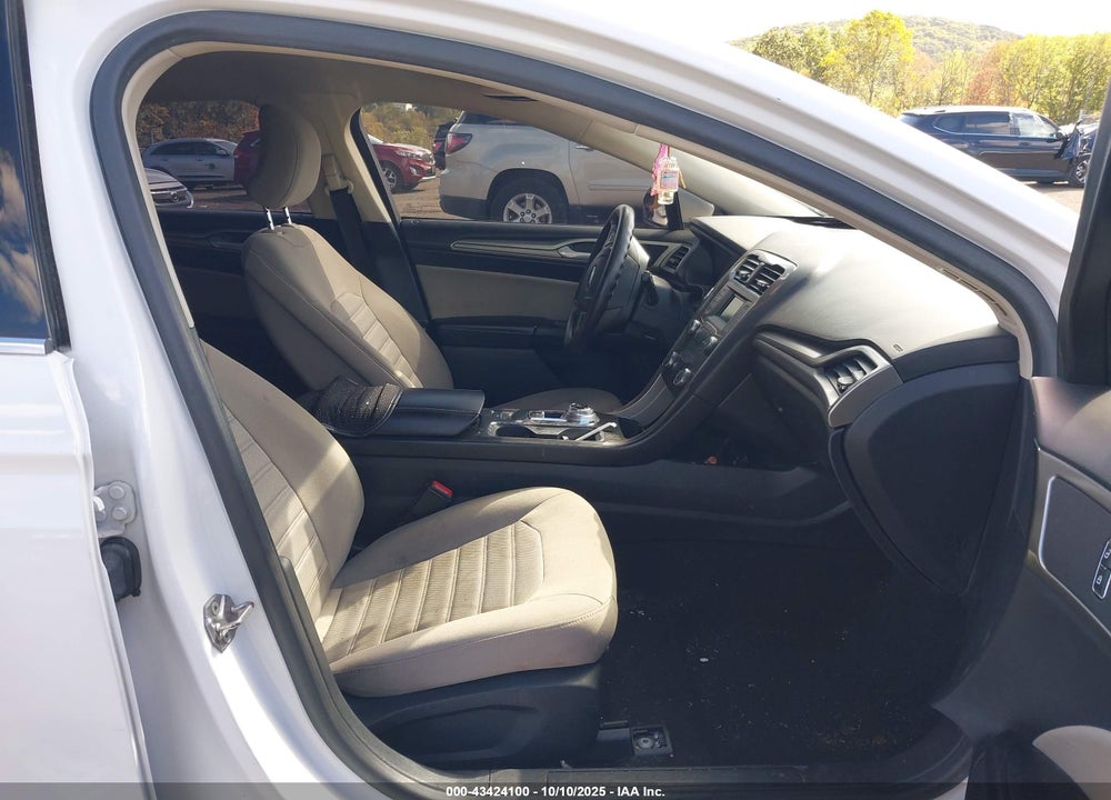 2019 FORD FUSION S VIN: 3FA6P0G77KR229728