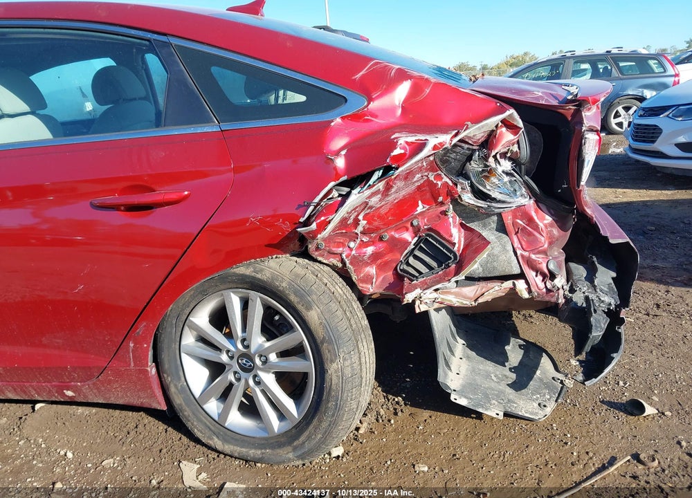2016 HYUNDAI SONATA SE VIN: 5NPE24AF4GH389216