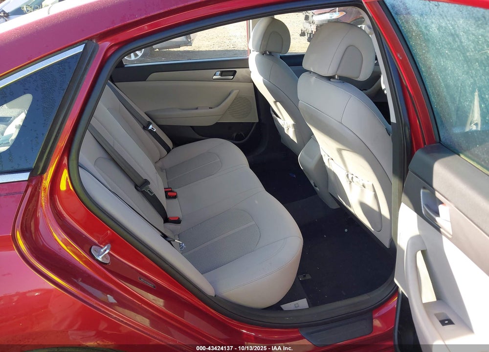 2016 HYUNDAI SONATA SE VIN: 5NPE24AF4GH389216