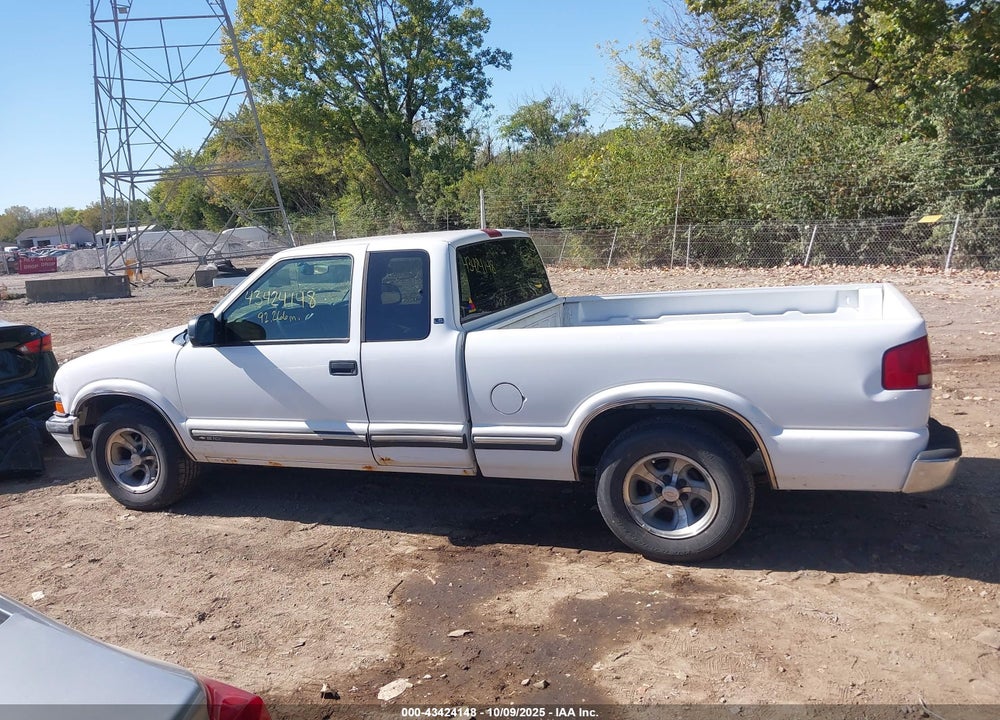 2002 CHEVROLET S-10 LS VIN: 1GCCS19W228243706