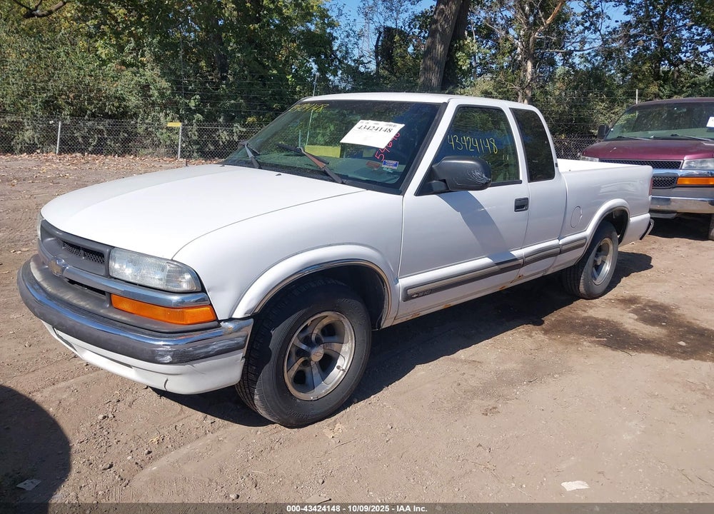 2002 CHEVROLET S-10 LS VIN: 1GCCS19W228243706