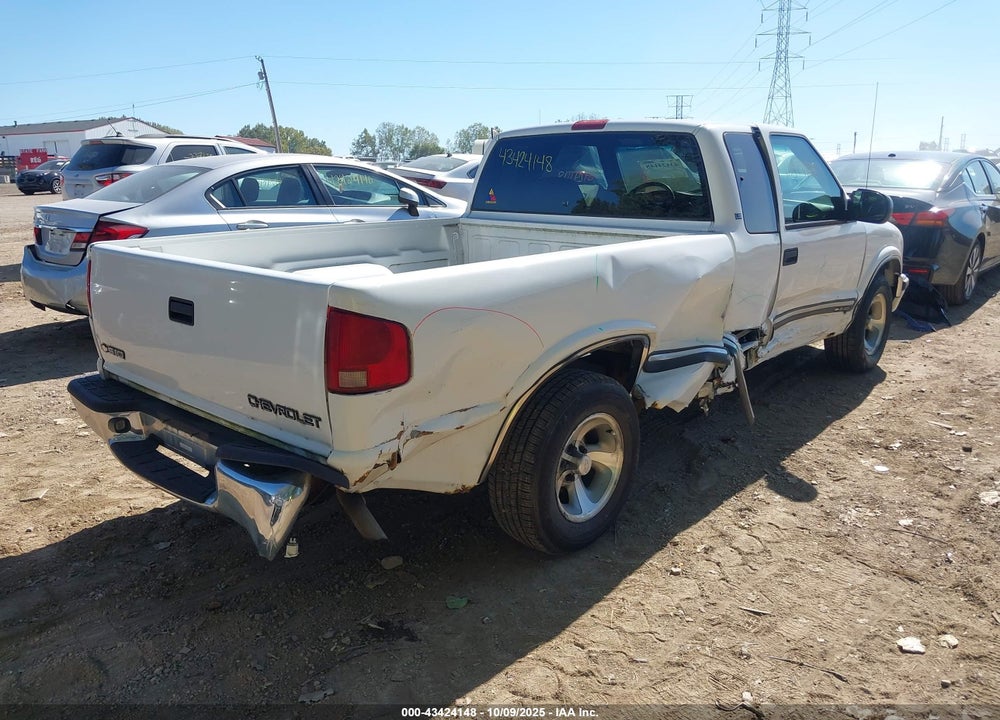 2002 CHEVROLET S-10 LS VIN: 1GCCS19W228243706