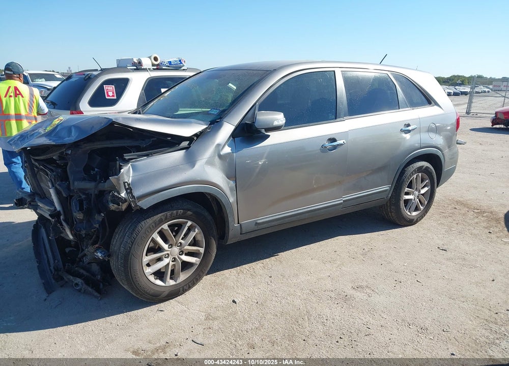 2014 KIA SORENTO VIN: 5XYKT3A63EG533983
