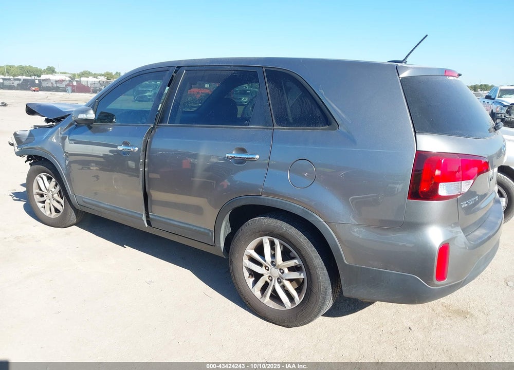 2014 KIA SORENTO VIN: 5XYKT3A63EG533983