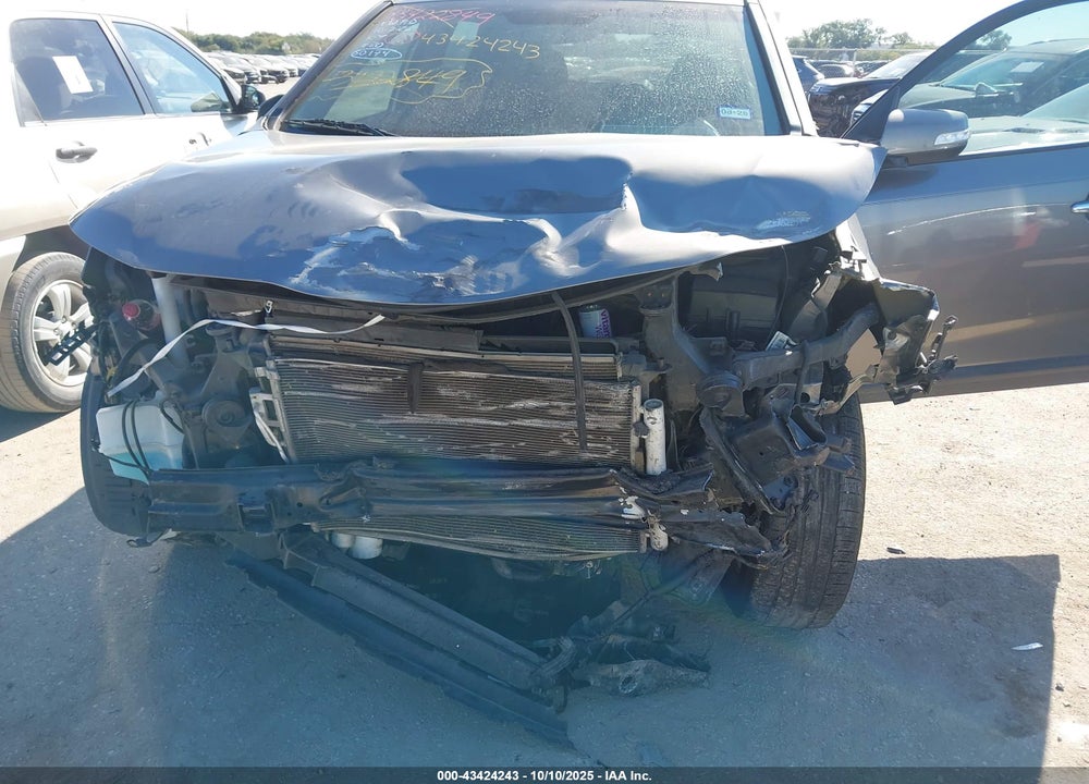 2014 KIA SORENTO VIN: 5XYKT3A63EG533983
