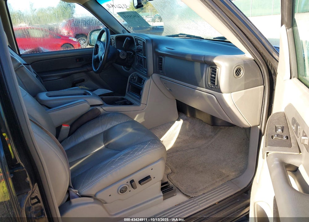 2003 CHEVROLET SUBURBAN 1500 LT VIN: 3GNFK16Z93G106017