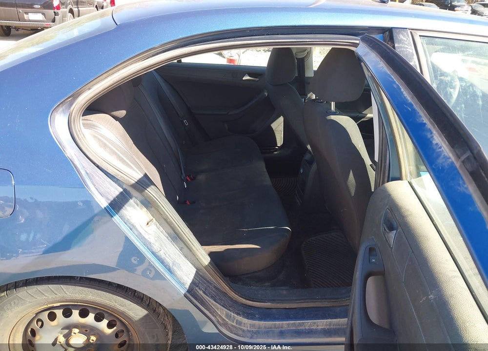 2015 VOLKSWAGEN JETTA VIN: 3VW1K7AJ8FM347061