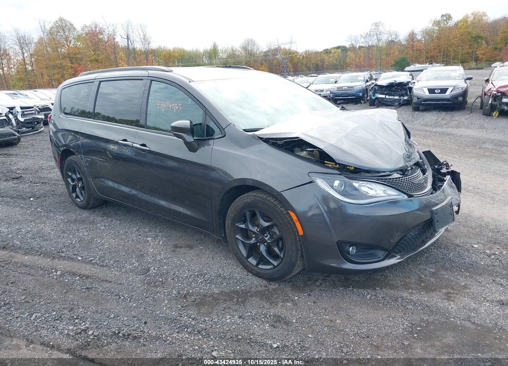2019 CHRYSLER PACIFICA TOURING L VIN: 2C4RC1BG3KR560649
