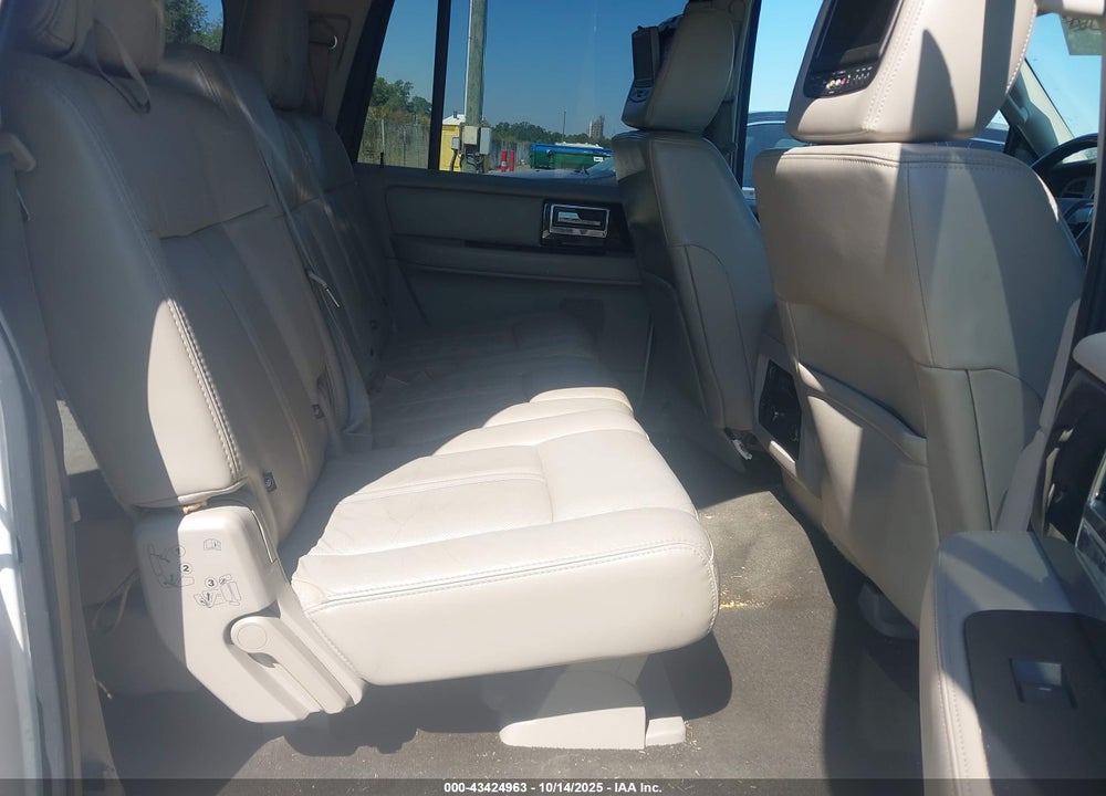 2016 LINCOLN NAVIGATOR VIN: 5LMJJ3HT8GEL11330