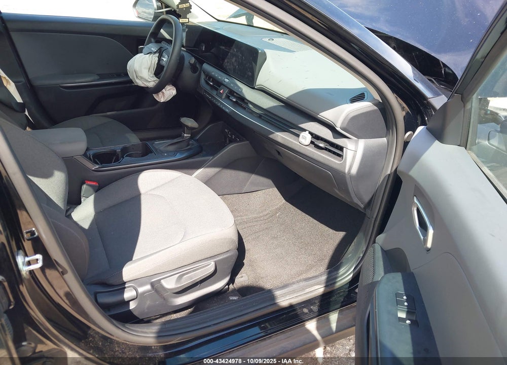 2025 KIA K4 LXS VIN: 3KPFT4DE5SE023248